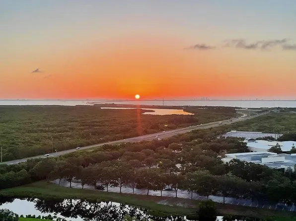 104 Main St N, Saint Petersburg, FL 33716