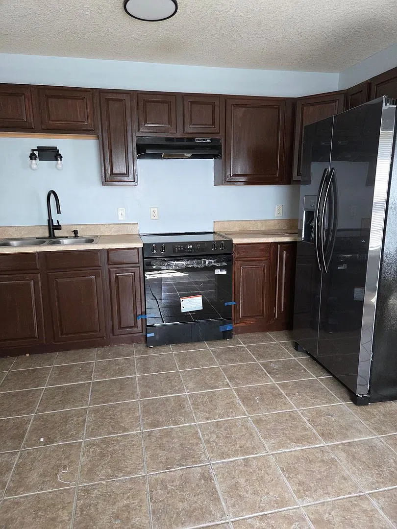 Beautiful duplex 3 bedroom 2 bath!! — Photo 4