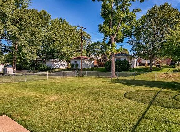 4th image of 5631 Sutherland Ave