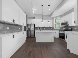 700 S Loomis St #1, Chicago, IL 60607