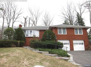 466 Grandview Ter, Leonia, NJ 07605