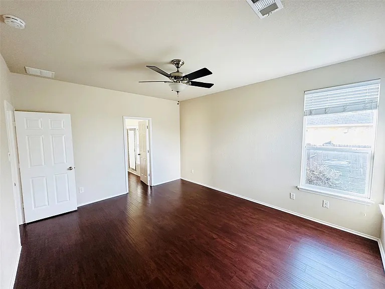 245 Verano Dr — Photo 8