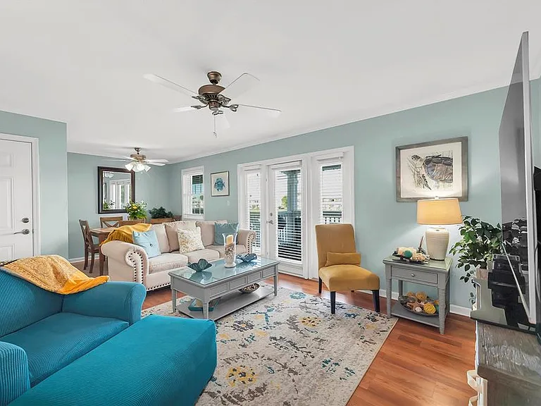 237 Seahorse Dr SE #H — Photo 3