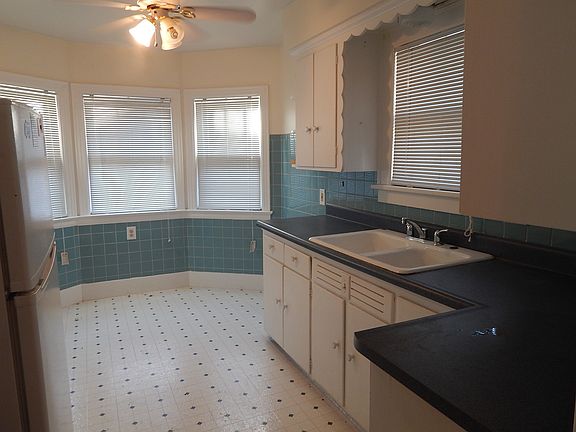 3rd image of 3025 22nd Ave