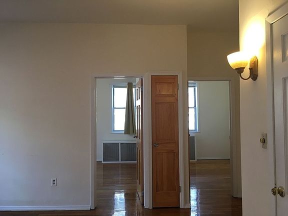5th image of 3112 46th St #F3