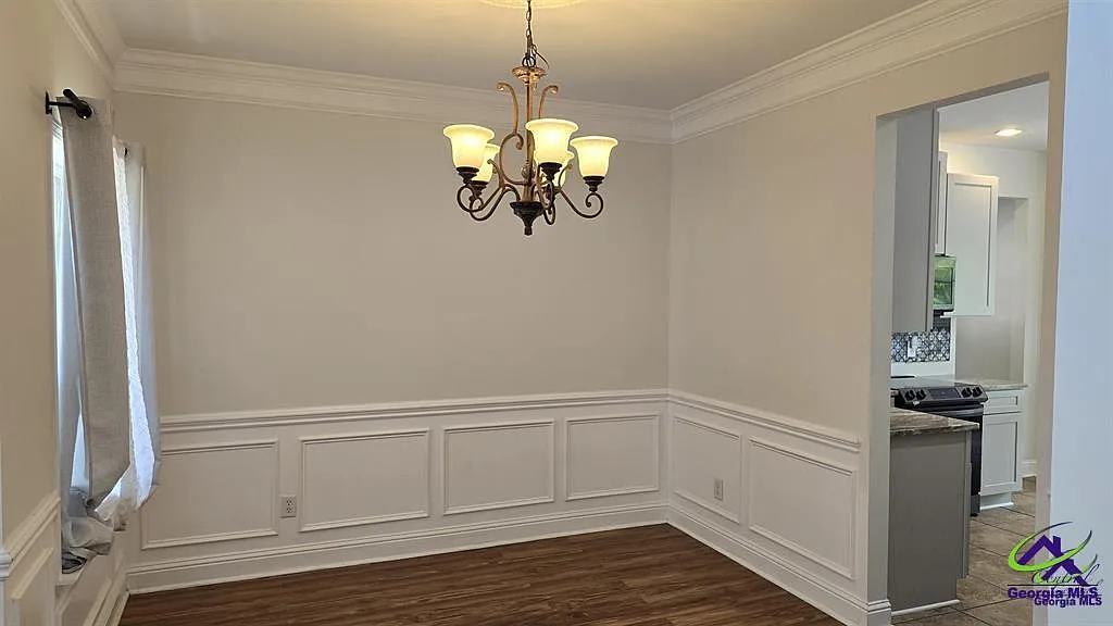 5 bed, 3.0 bath, 2278 sqft, $2,350 — Photo 2