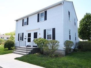 299 Sylvan Knoll Rd, Stamford, CT 06902