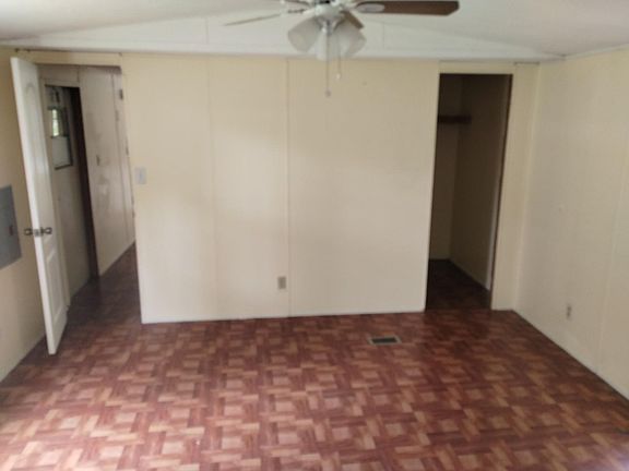 4th image of 117 SE Laurence Ct