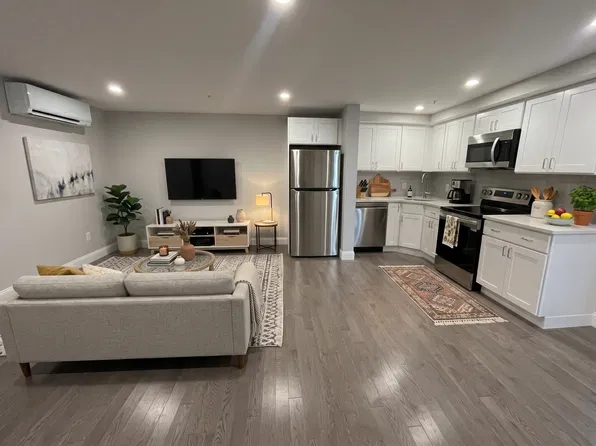 327 Bank St #3, Harwich, MA 02645