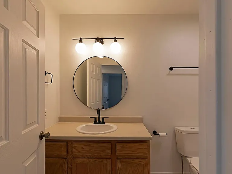 909 Defoe St #A — Photo 20