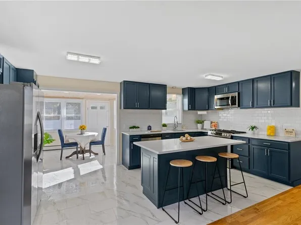 29 N Howard Ave #A, North Providence, RI 02911