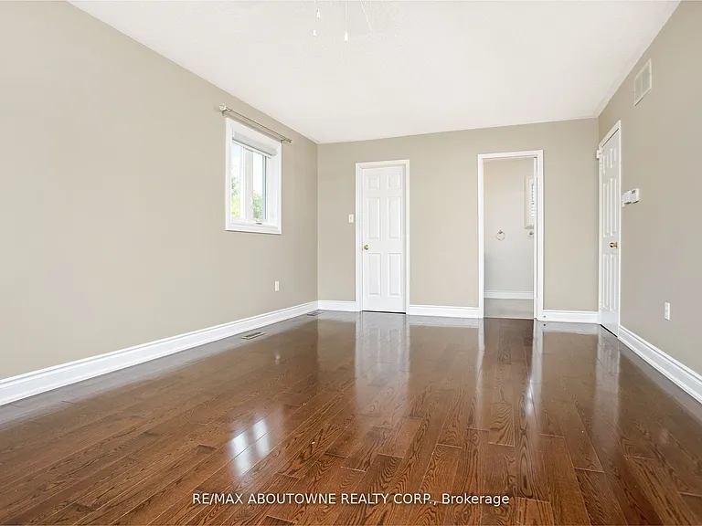 2235 Grenville Dr — Photo 20