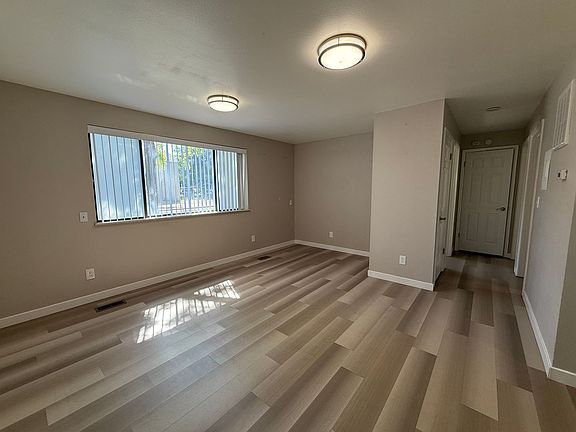 3rd image of 670 E Coatsville Ave APT B