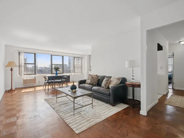 10 Huron Avenue image 7 of 37