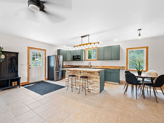 4th image of 35 Fern Road