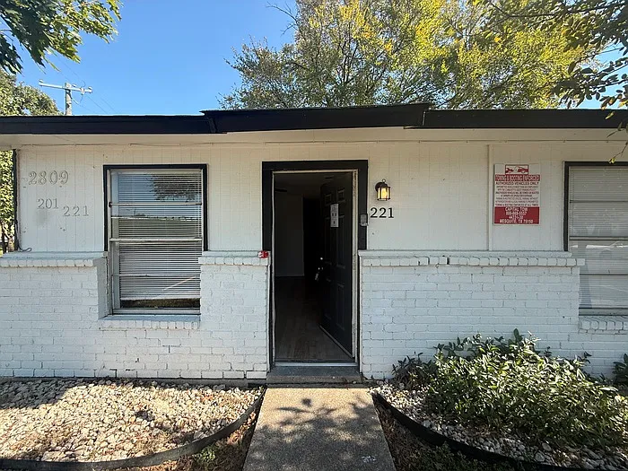 1 bed, 1.0 bath, 630 sqft, $950 — Photo 1