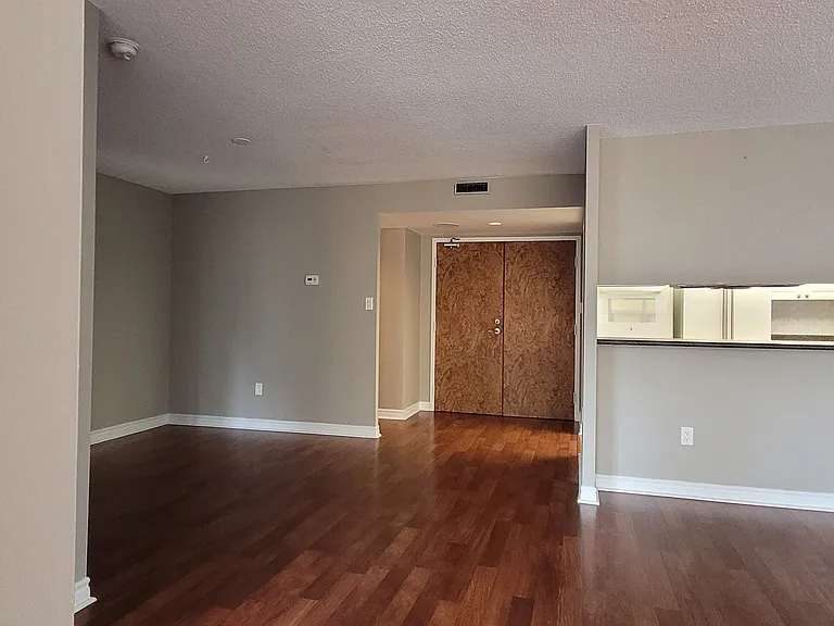 71 Charles St E #401 — Photo 3
