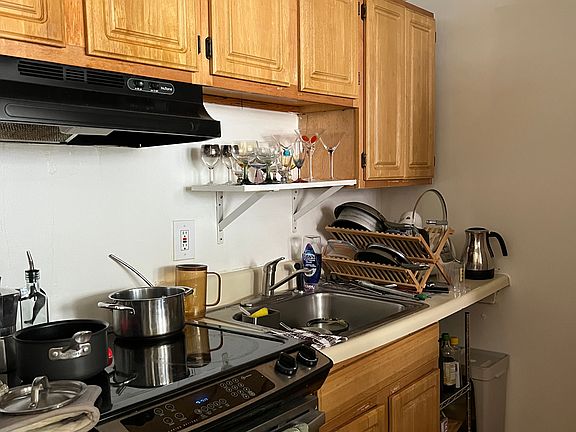 4th image of 1115 Harrison Ave APT 1