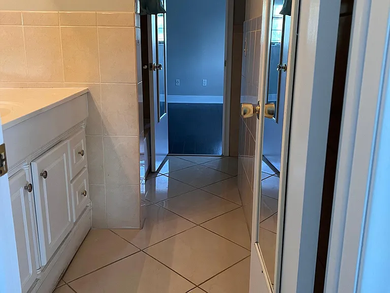 2149 N 14th Ave — Photo 14