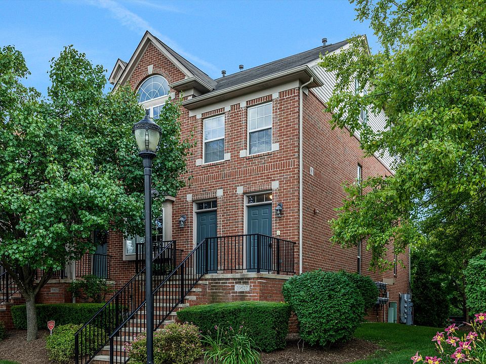 1st image of 39627 Springwater Dr