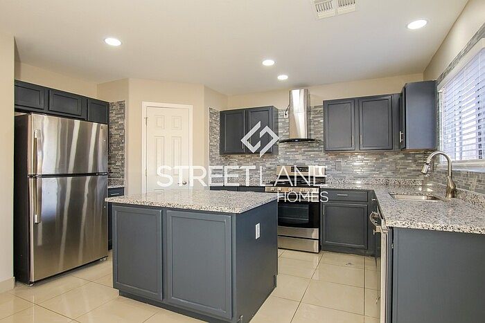 1st image of 12528 W Myer Ln