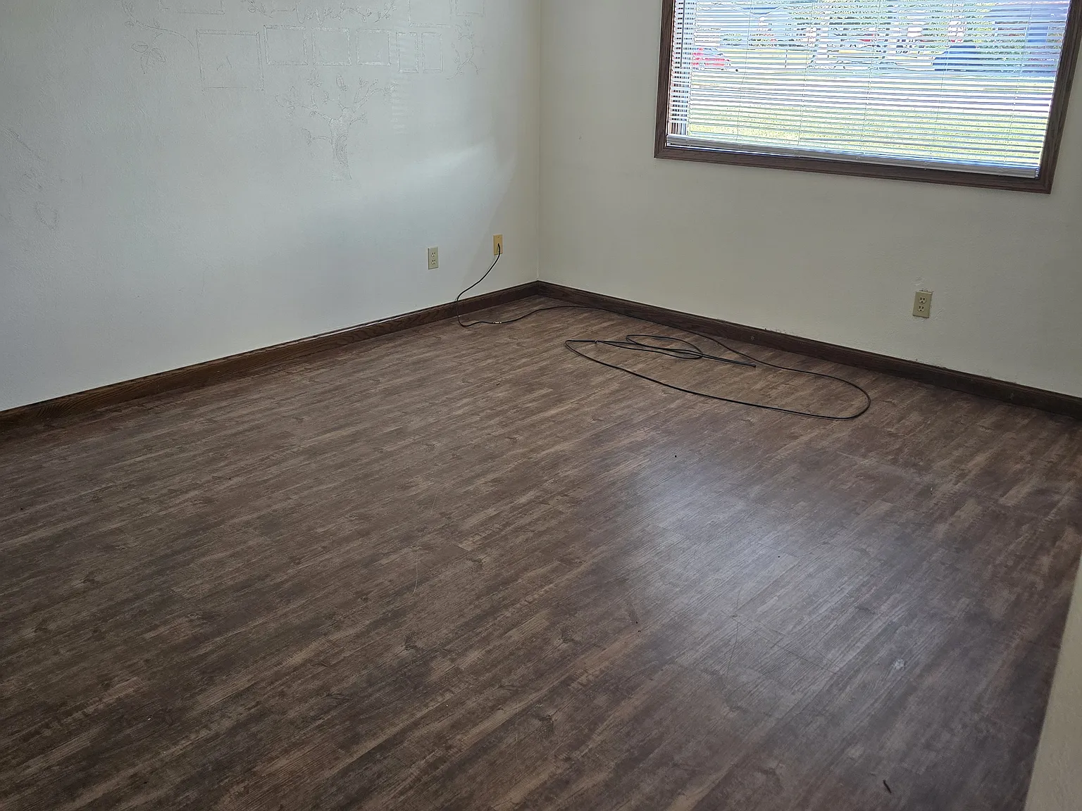 2 bed, 990 sqft, $950 — Photo 1