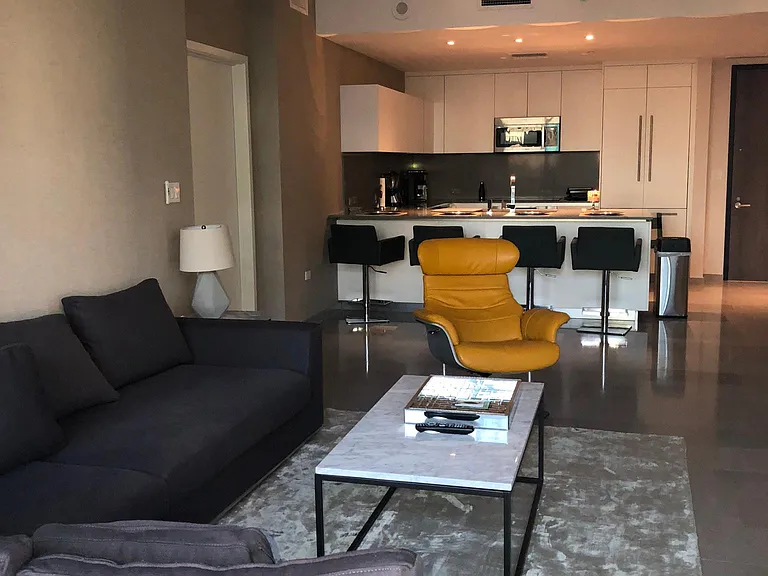 88 SW 7th St #1003 — Photo 4