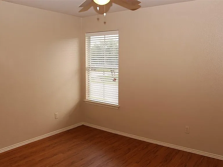 3414 Flowstone Ln — Photo 13