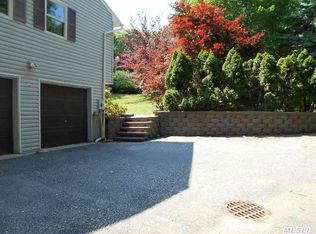 59 Westchester Dr, Rocky Point, NY 11778
