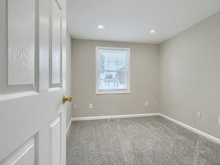 209 Bridge Dr — Photo 29