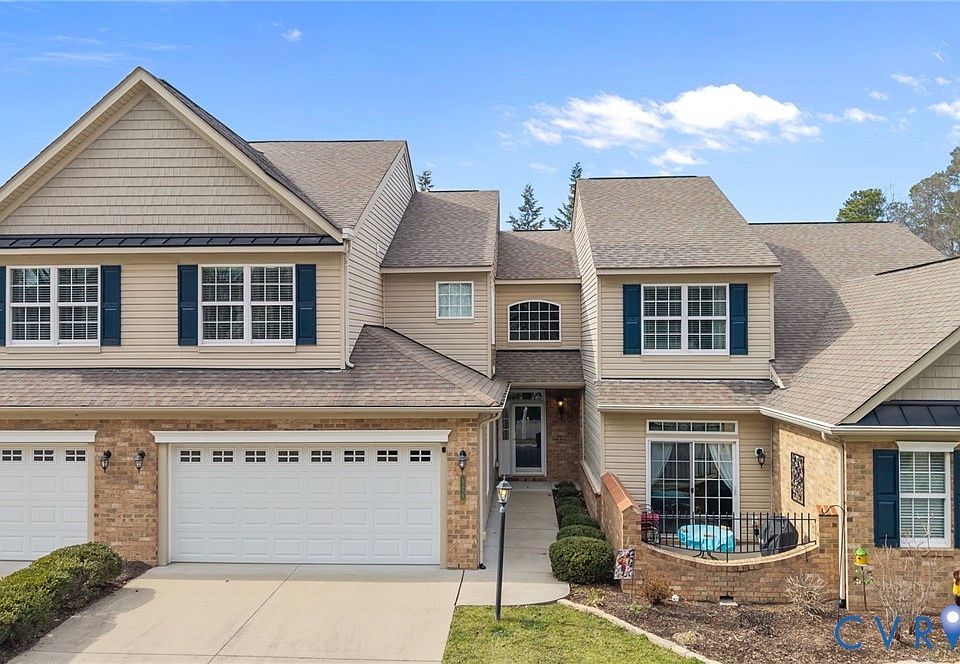 1st image of 826 Fair Port Cir