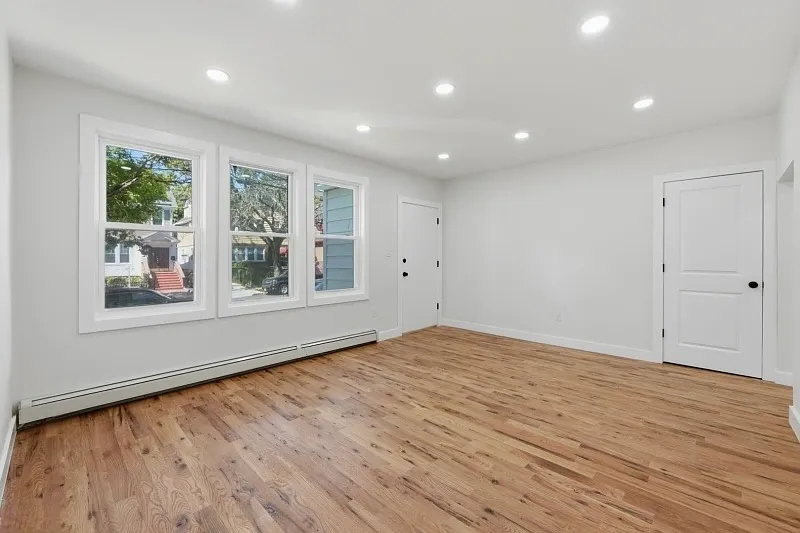 3 bed, $2,800 — Photo 2