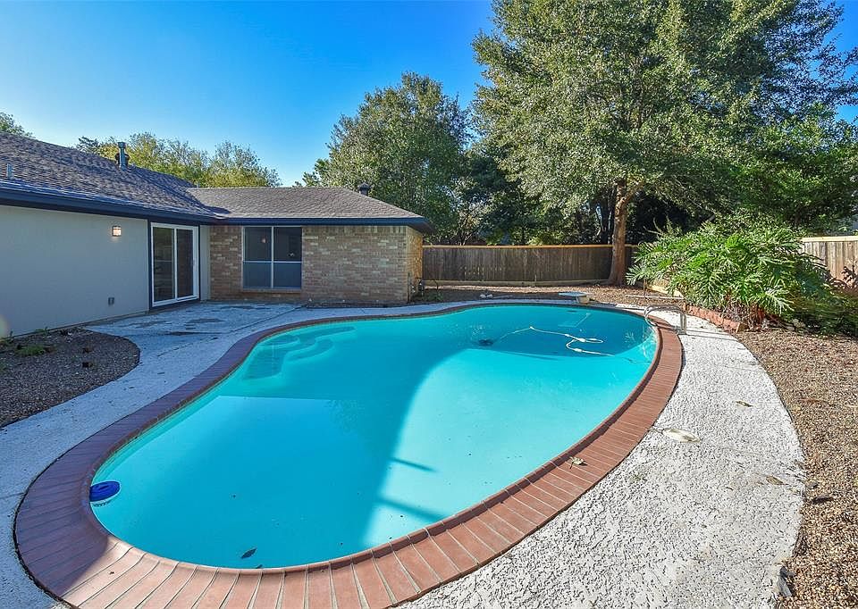 1st image of 15734 Boulder Oaks Dr