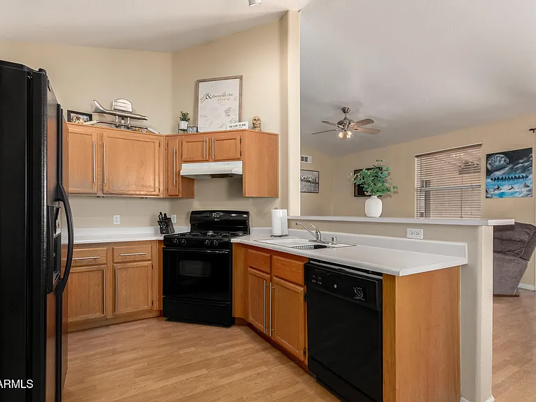 8375 W Dahlia Dr — Photo 5