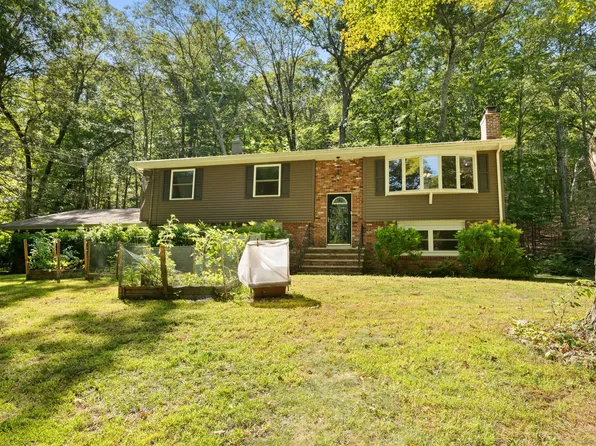 18 Stonybrook Road, Ledyard, CT 06335