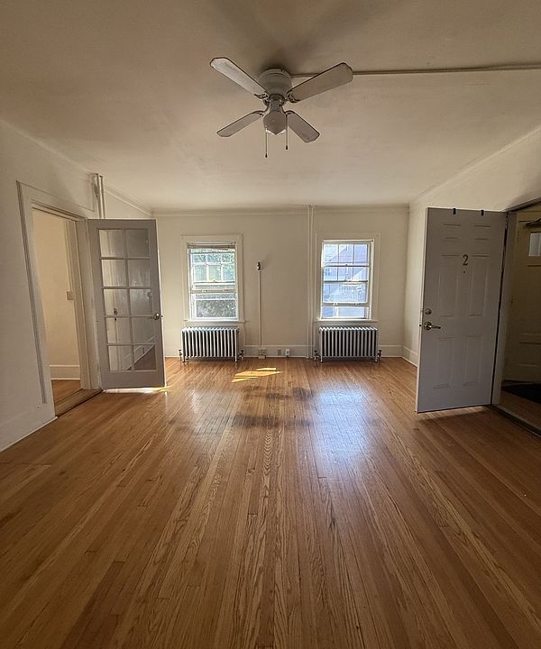 1st image of 240 W Lakelawn Pl #2