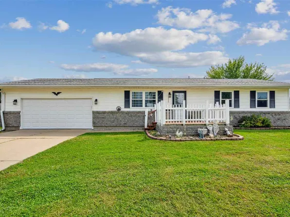 1606 W 3rd St, Vinton, IA 52349