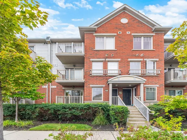 3250 Bentley Dr #17, Mississauga, ON L5M 0P7