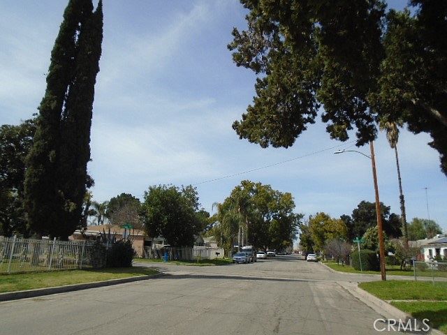 1st image of 131 E 18th St