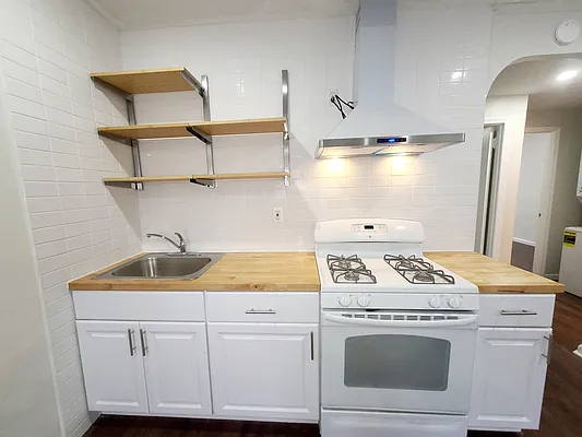 Rented by Metro Garden Realty NYC | media 5