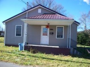 213 E South St S, Big Stone Gap, VA 24219