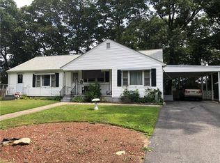 100 Chainey St, Seekonk, MA 02771