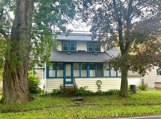 6252 Bennett St, Williamson, NY 14589