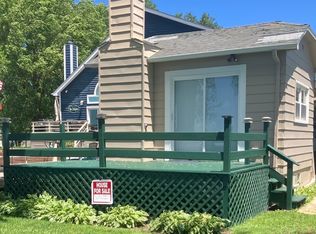 204 Eagle Point Rd, Fox Lake, IL 60020