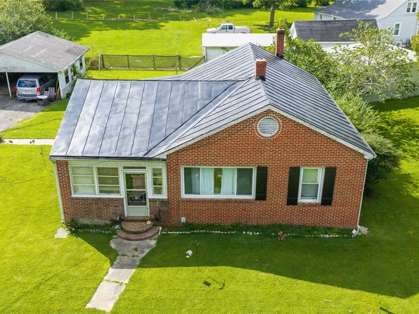 110 Ogden St, West Point, VA 23181