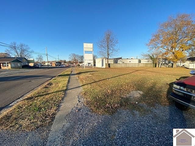 2nd image of 809 Main St Lot 13 & 14