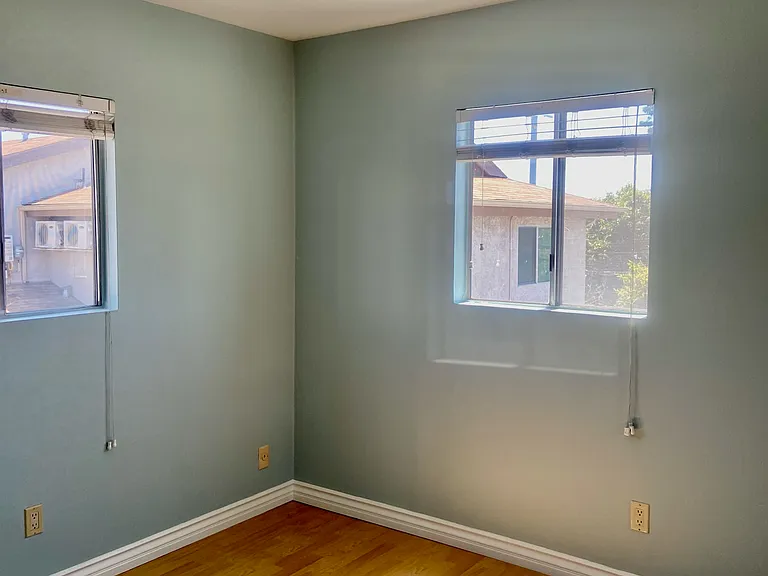 2711 Bellevue Ave #5 — Photo 2
