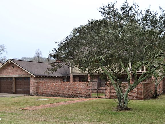 2nd image of 3930 Bayou Blvd