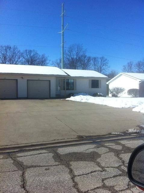 1st image of 525 Plainfield Ct