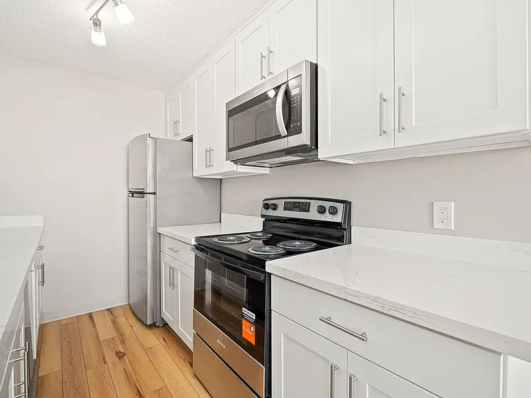 89th Building — Photo 6